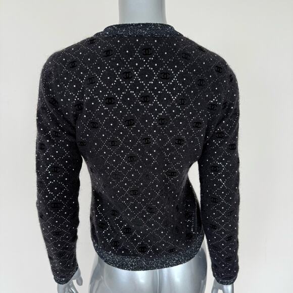 CHANEL wool knit cardigan size 38 FR 2022 Runway Authentic Retail 7800$ - Picture 4 of 13